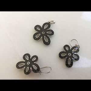 Cacharel jewelry set