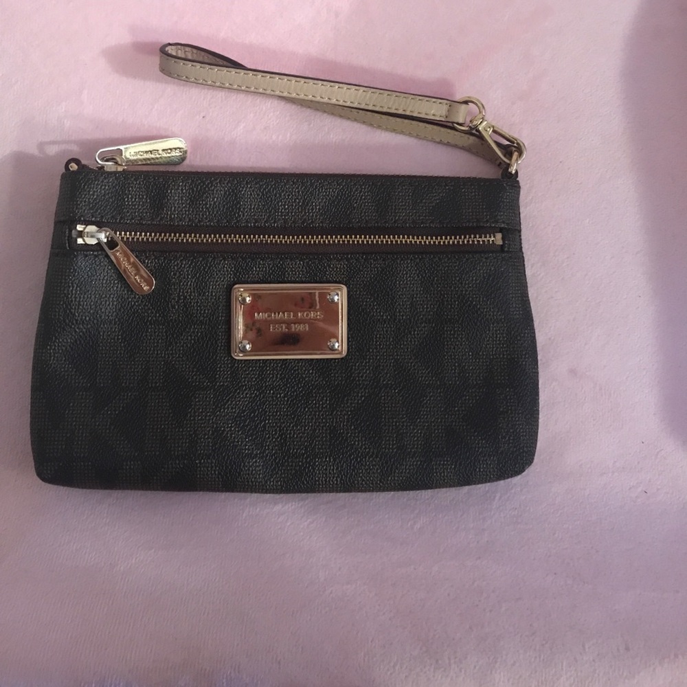 Michael Kors Wristlet