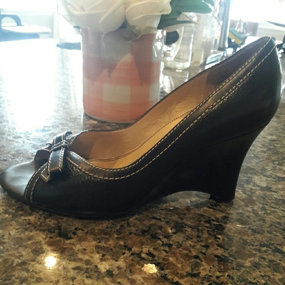 UNISA Black Wedges with Bow- Size 7 - Picture 1 of 6