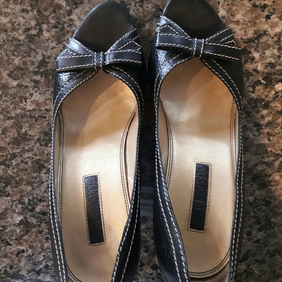 UNISA Black Wedges with Bow- Size 7 - Picture 3 of 6