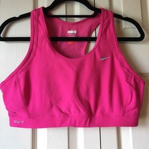 NikeFITDRY Sports bra