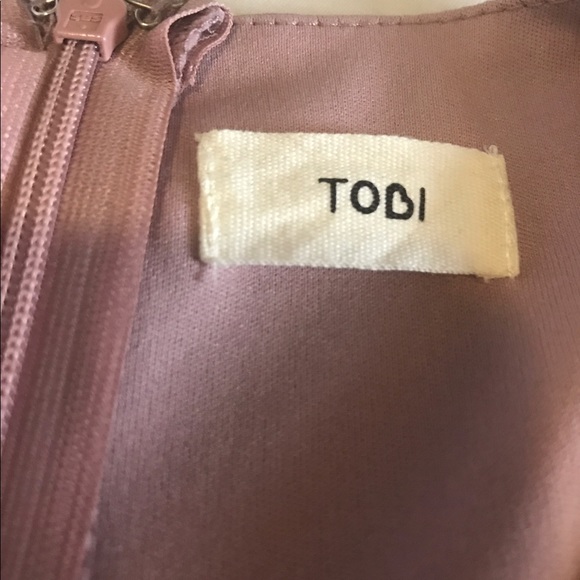 LAST CHANCE Low cut Tobi Romper - Picture 2 of 2