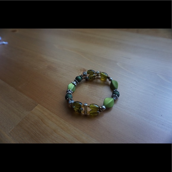 Green beaded bracelet - Picture 2 of 2