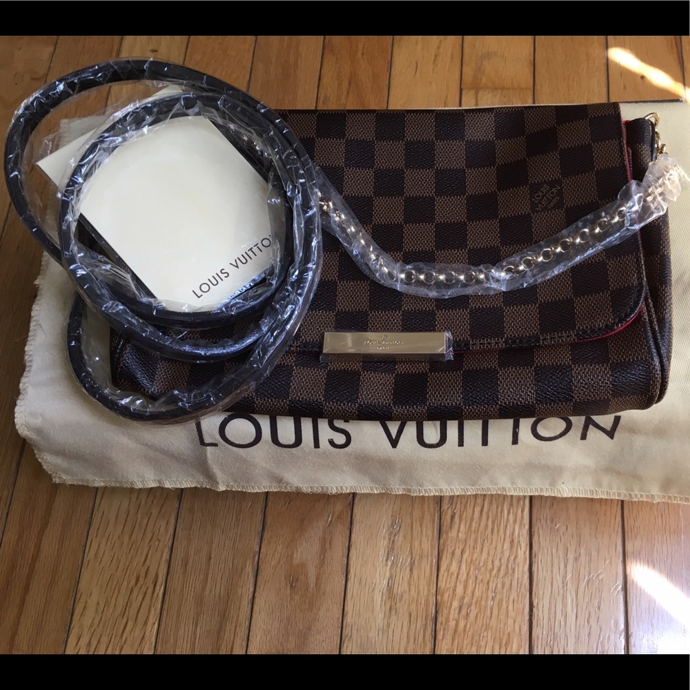 Cross body clutch