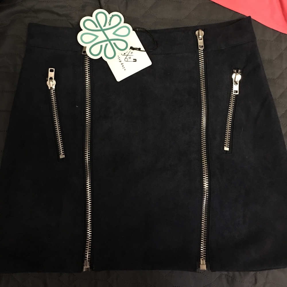 Navy mini skirt