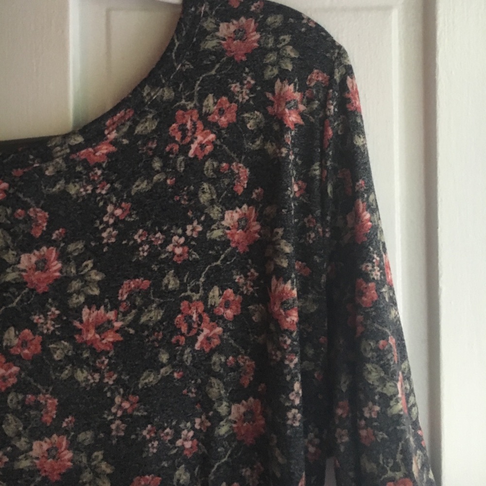 XL Lularoe Julia - Make an offer!