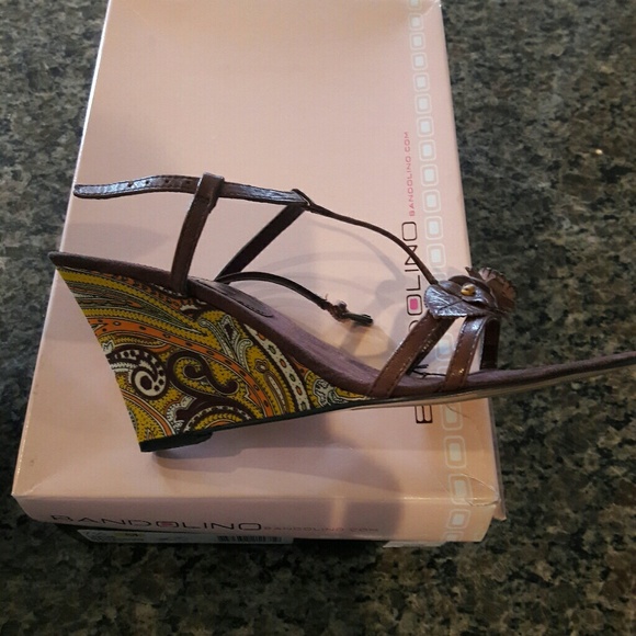 Bandolino Wedges-  Size 7.5 - Picture 3 of 6