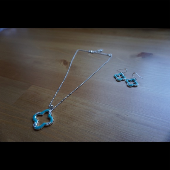 Turquoise Necklace and earring set - Picture 2 of 2