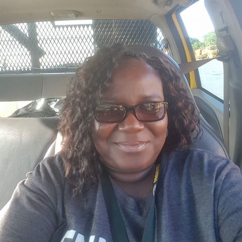 Meet your Posher, Gloria