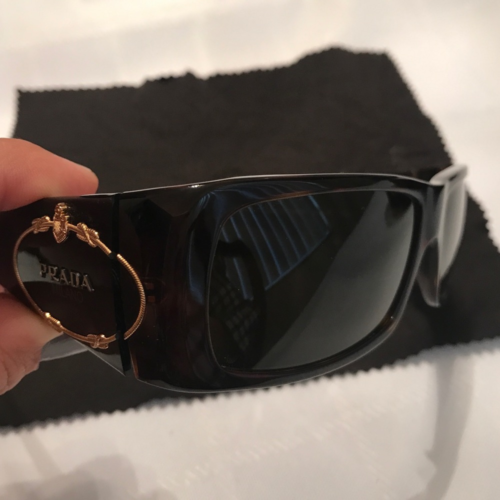 Prada sunglasses - Picture 2 of 7
