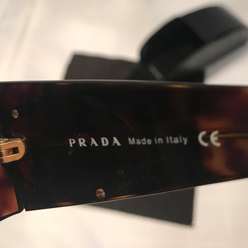 Prada sunglasses - Picture 5 of 7