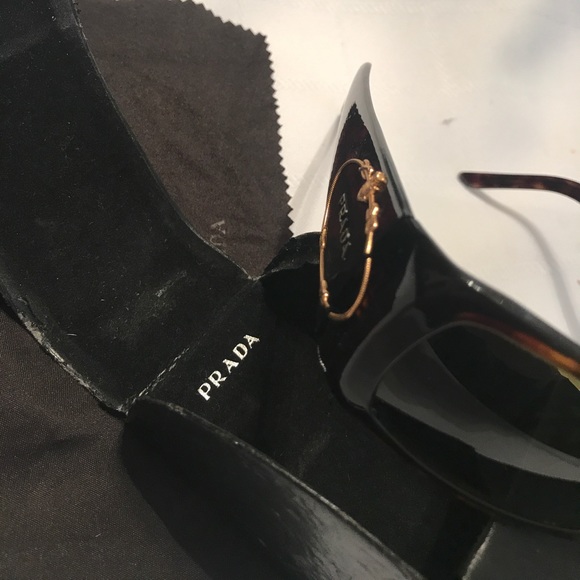 Prada sunglasses - Picture 3 of 7