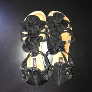 Frilly zip up sandals