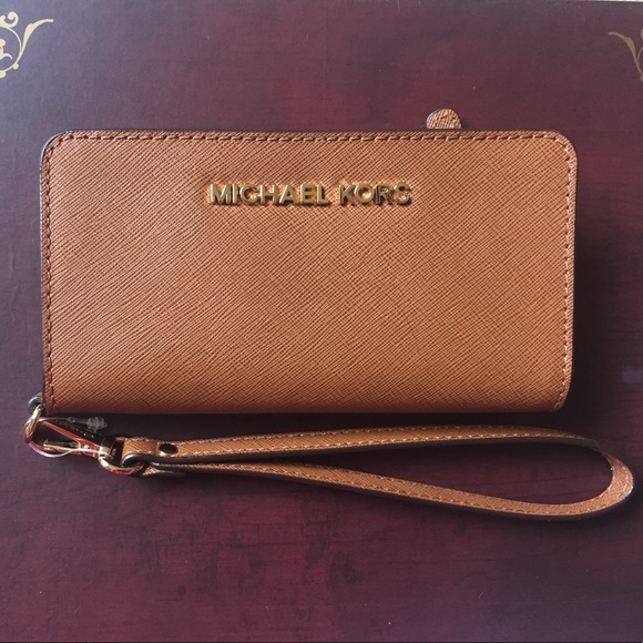 MICHEAL KORS Jet Set Travel SlimTech Wristlet - Picture 1 of 3