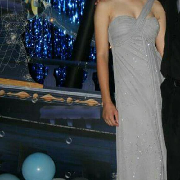 Dress - Picture 4 of 4