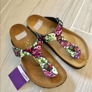 Birkenstock Gizeh Papillo size 8, NWT, never worn