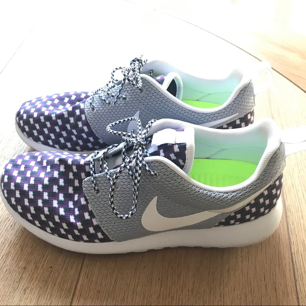 Nike Roshe - worn twice!