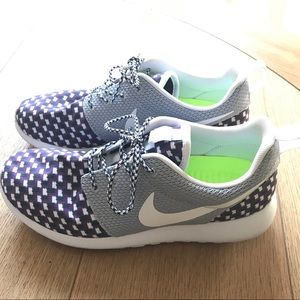 Nike Roshe - worn twice!