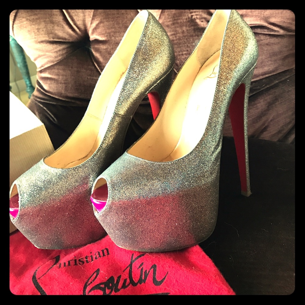 louboutin highness - sz40 -grenadine glitter peep