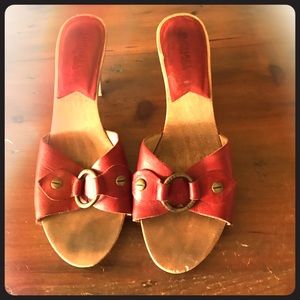MICHAEL MICHAEL KORS wooden red sandal