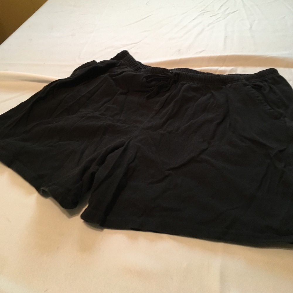 Women's white stag shorts with front pockets,