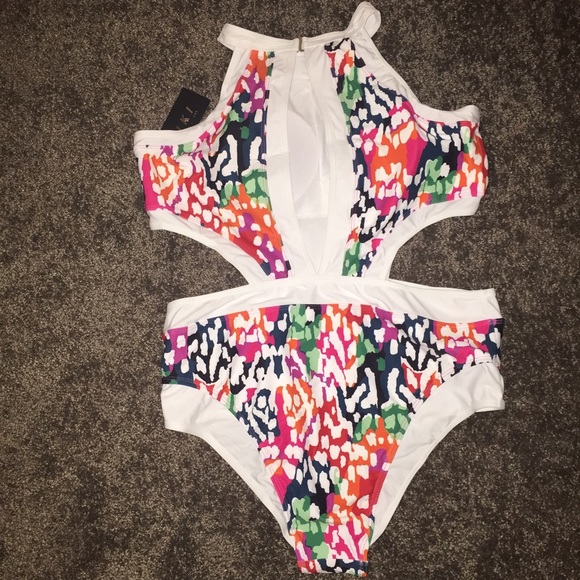 White/Multi Cutout Monokini Swimsuit (Plus/curvy) - Picture 3 of 4