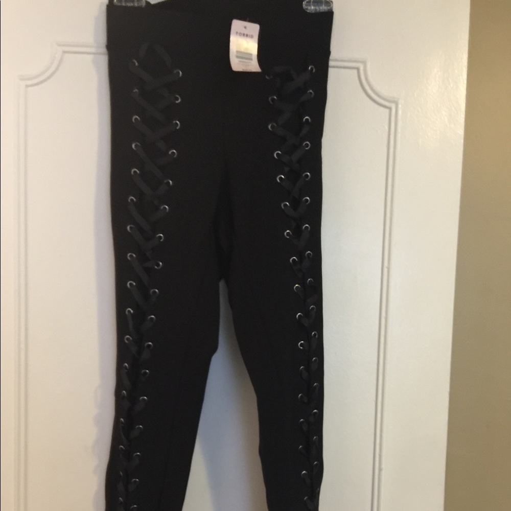 Torrid lace up pixie legging