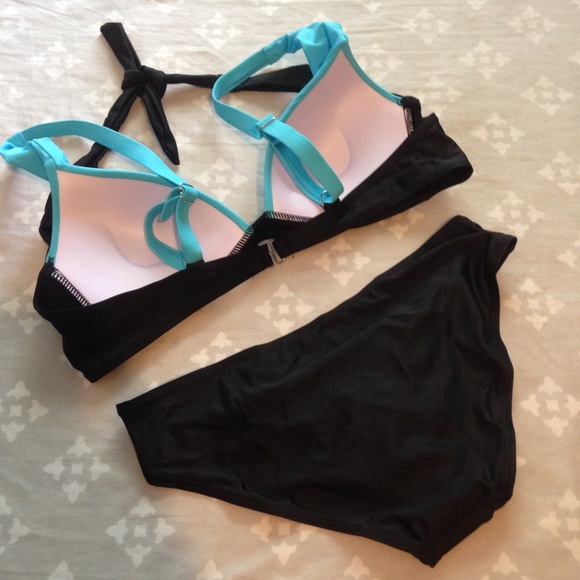 Bikini - Picture 4 of 6