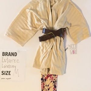 NWT Lularoe Lindsay, Size Medium Cream