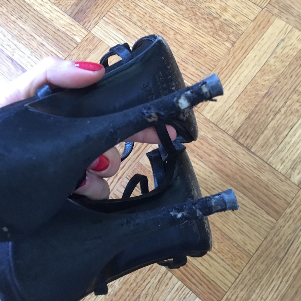 Authentic GUCCI SANDALS - Picture 6 of 7