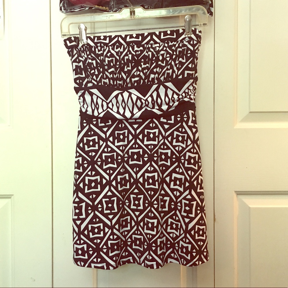 White House Black Market Sleeveless Top
