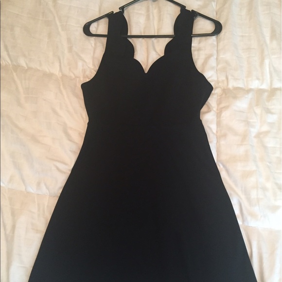 Willy Jay's scallop neckline dress - Picture 3 of 4