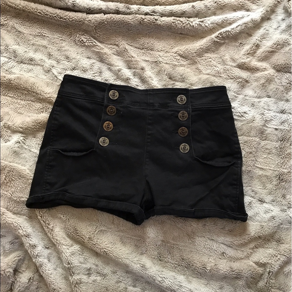 Adorable Pin-Up Style Hi-Waisted Shorts