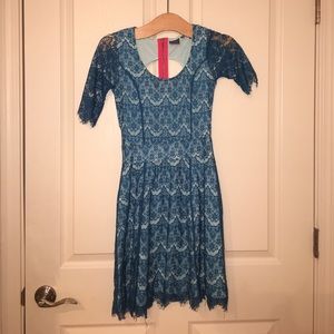 Adorable blue lace dress with pink zipper