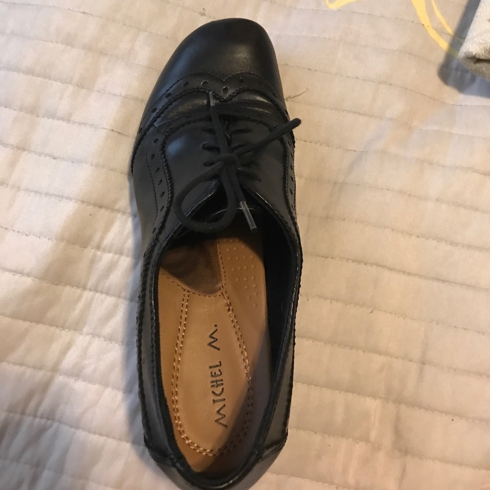 Black lace up shoes with heel