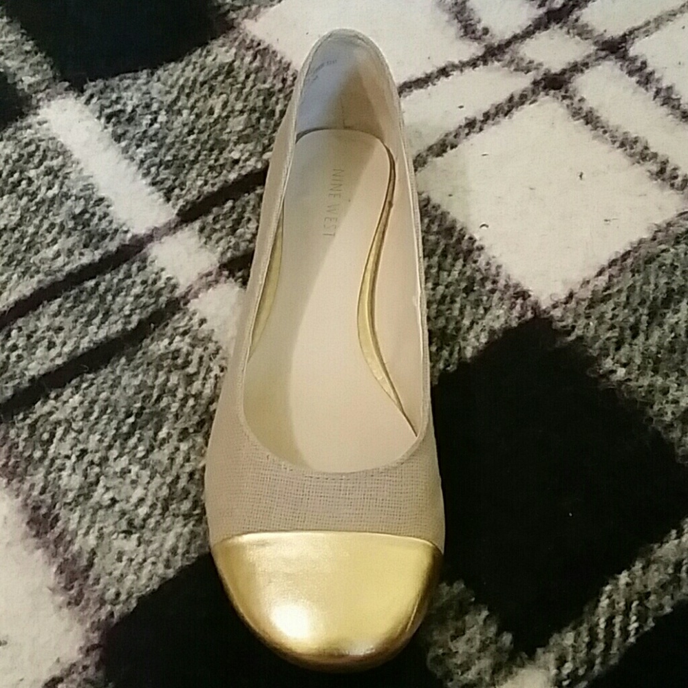 Golden toe Nine West canvas flats!