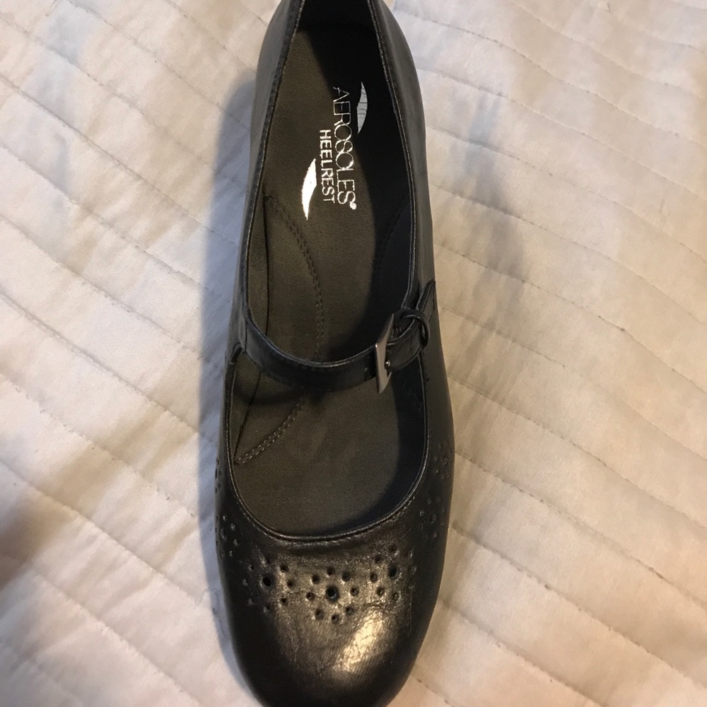 Black shoes with heel