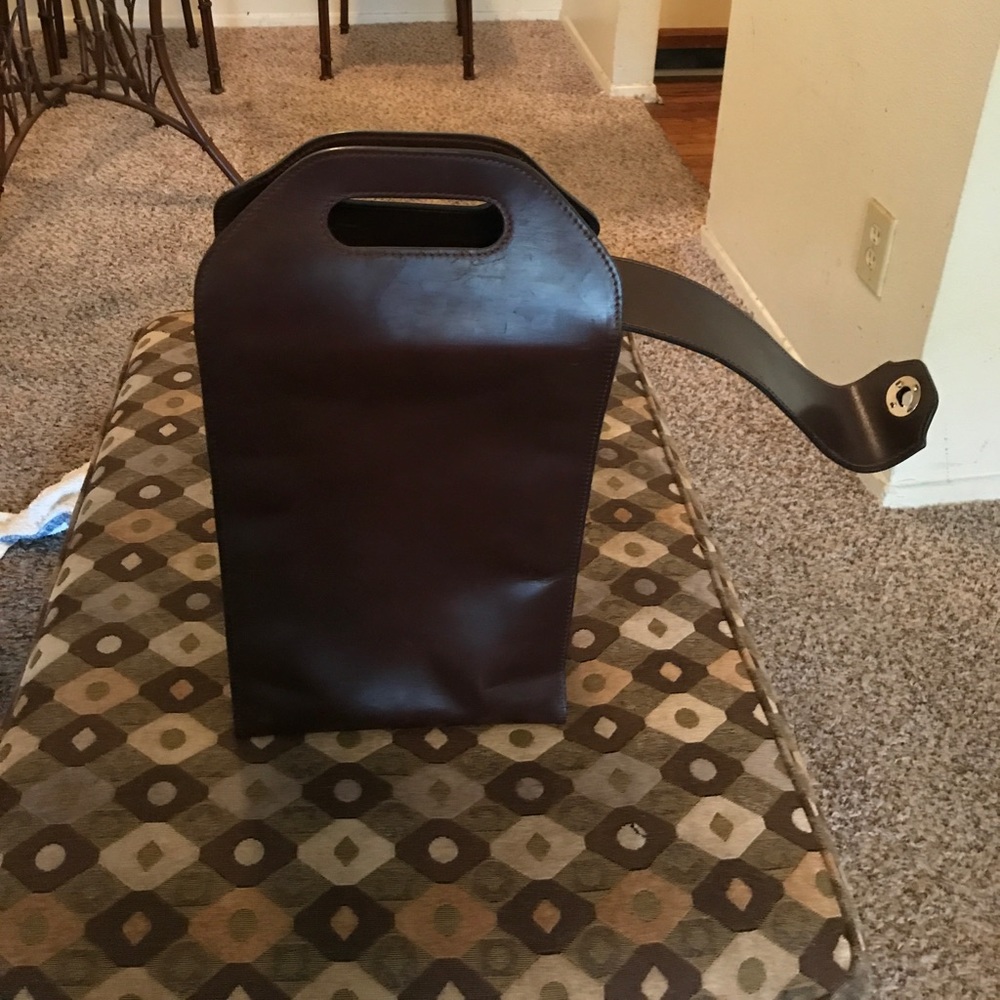 leather wine carrying bag