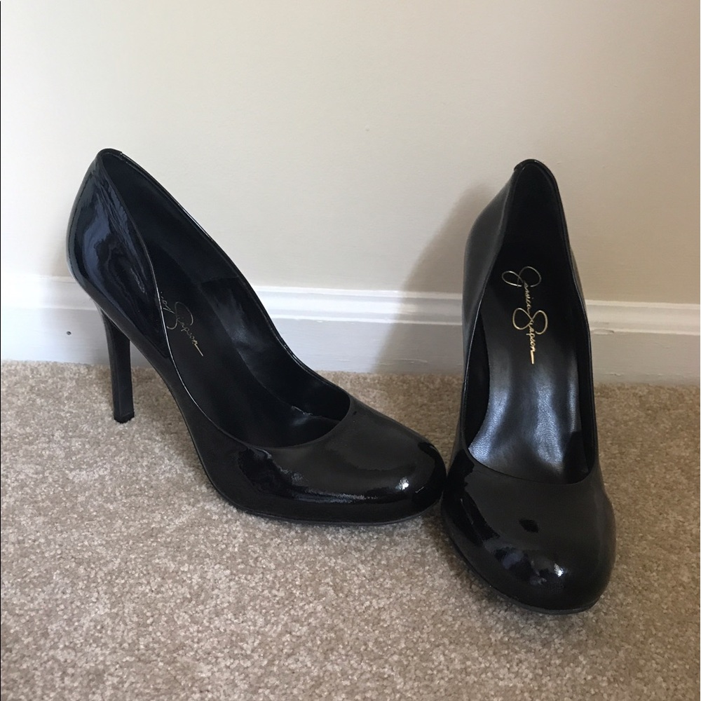 NEVER WORN Patent Leather Pumps