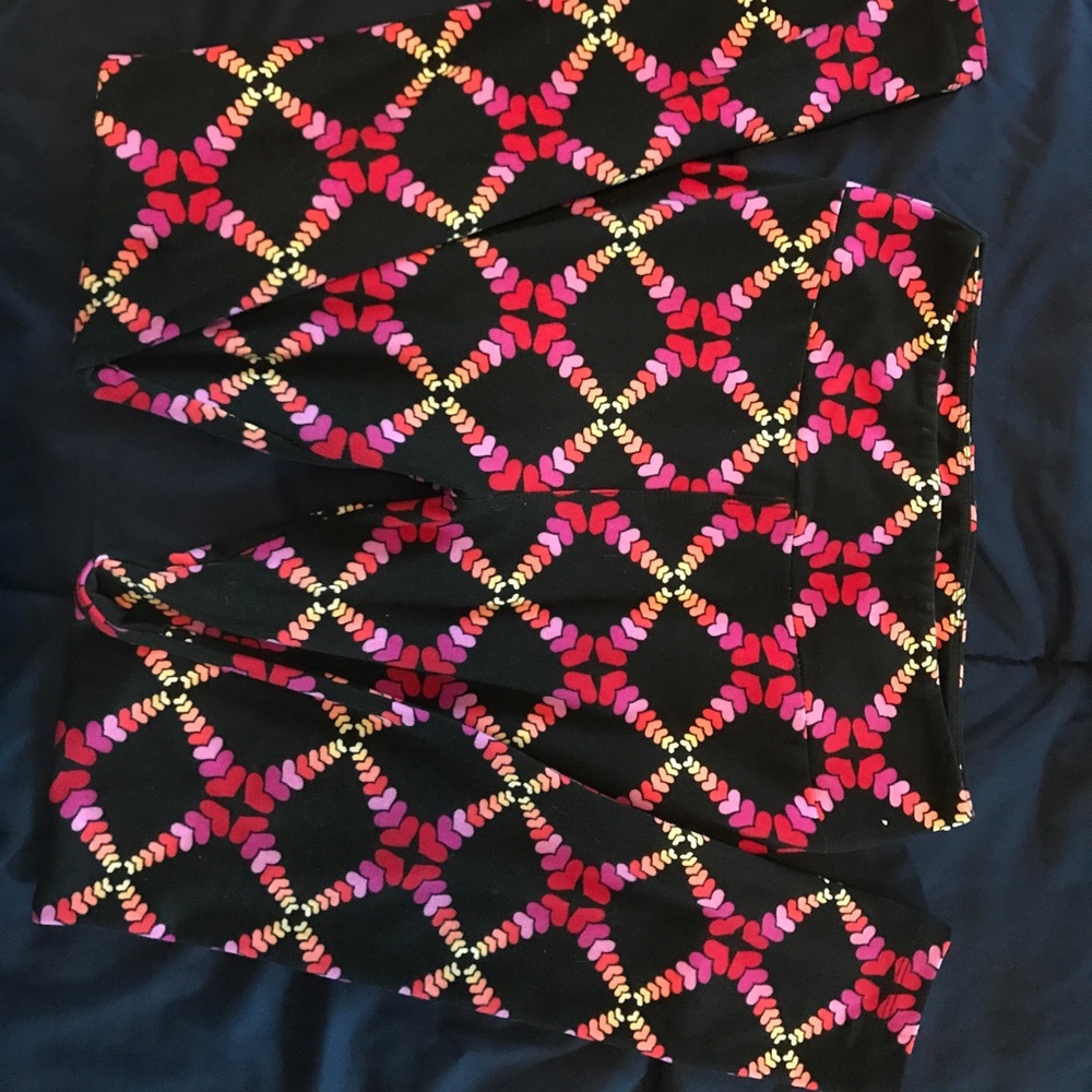 Fun Valentines/heart print Lularoe leggings
