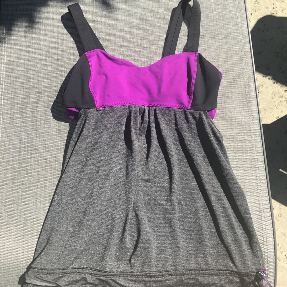 Lululemon Authentica built in sports bra top