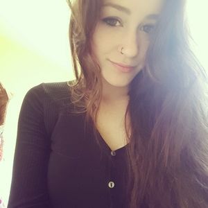 Meet your Posher, Chloe