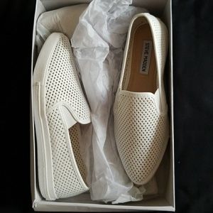 Steve Madden pointed flats