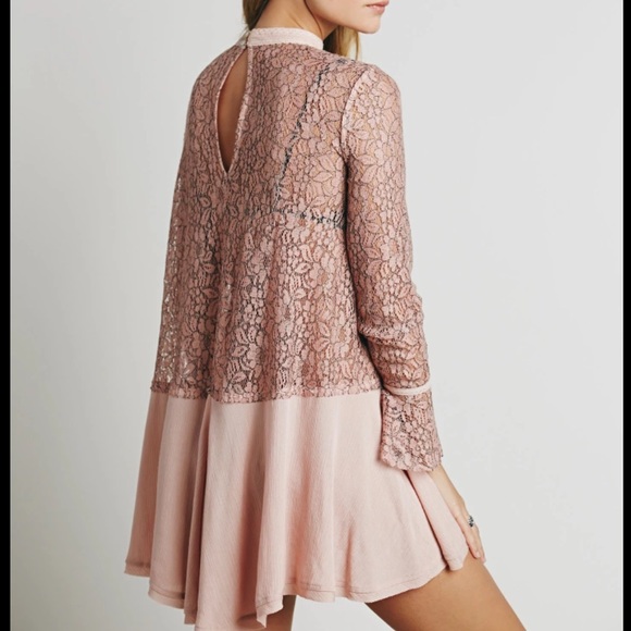 BLUSH PINK LACE DRESS last one - Picture 4 of 7