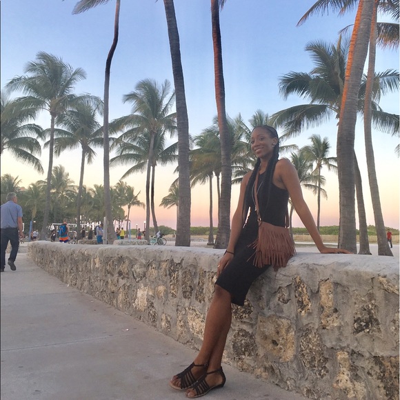 Meet Your Posher 🦋 - Picture 2 of 6