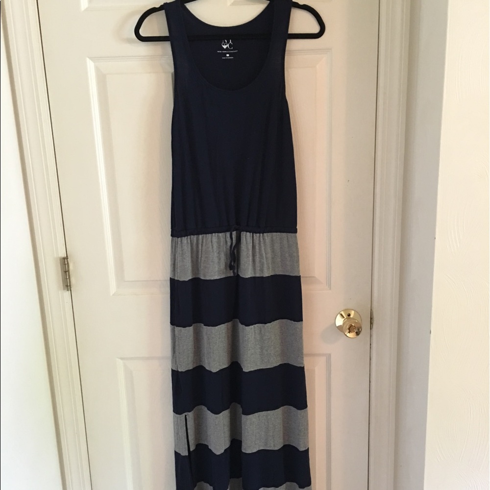 Maxi dress with slit