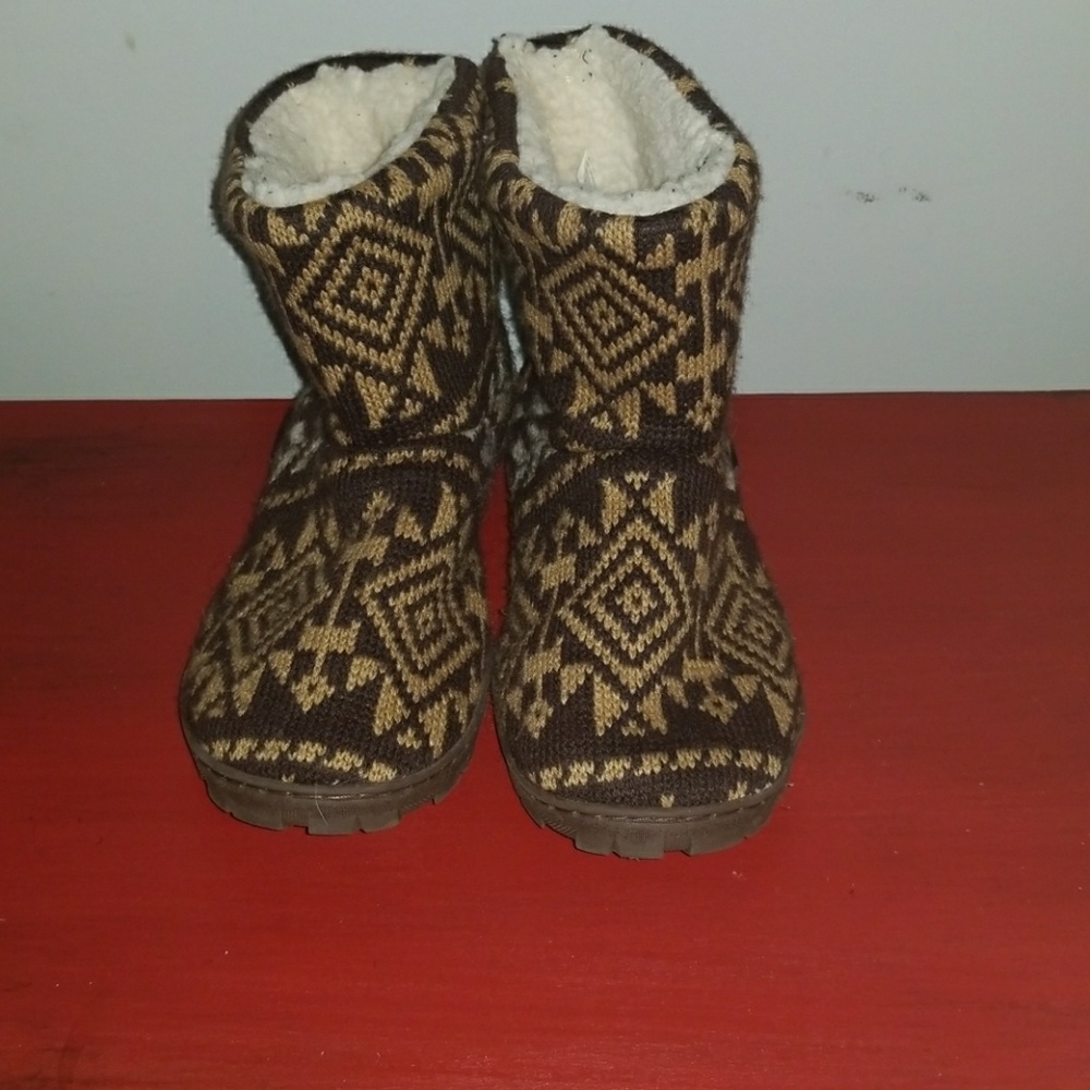 Muk Luks slippers