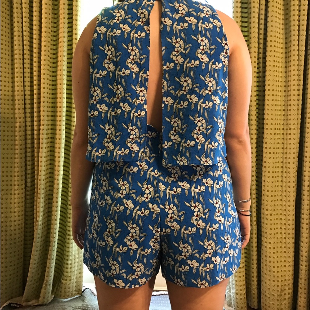 Zara Blue Flower Romper - Picture 4 of 4