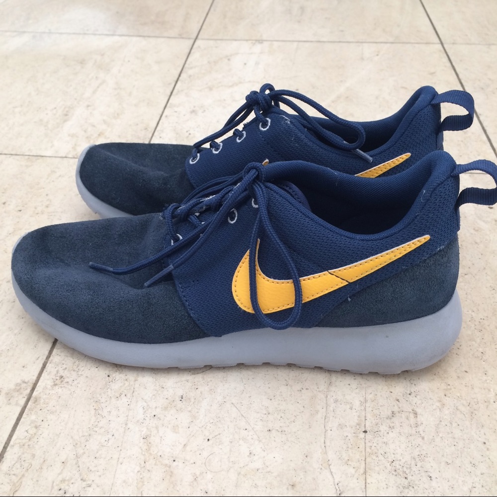 Nike Roche Run: Barely worn!