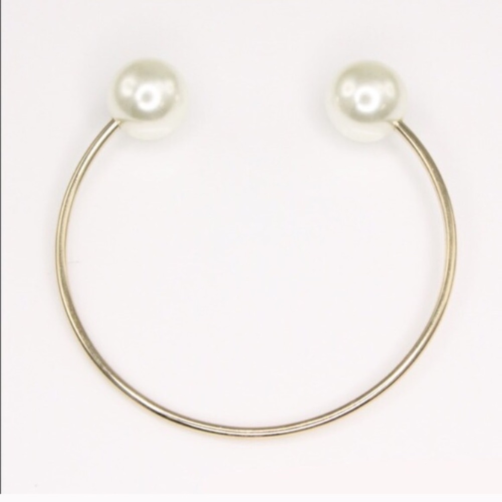 Pearl-ended Bangle - Picture 3 of 4